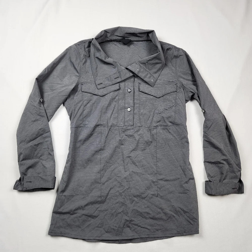 Mountain Hard Wear Pull Over 1/4 Button Shirt.